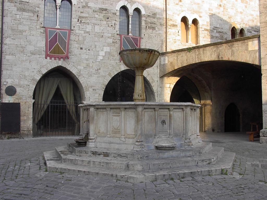 Hotel Palazzo Brunamonti Bevagna Εξωτερικό φωτογραφία