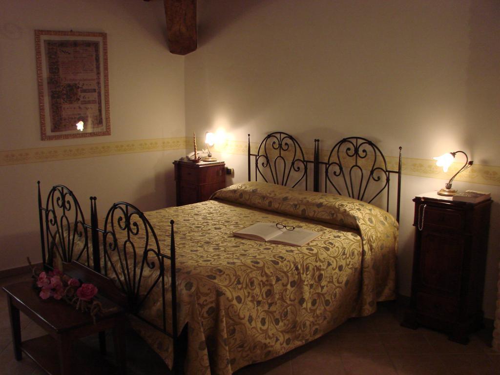 Hotel Palazzo Brunamonti Bevagna Εξωτερικό φωτογραφία