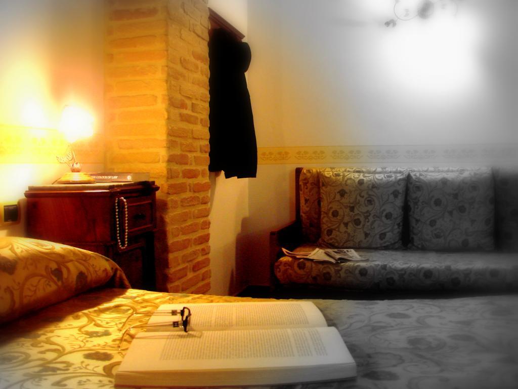 Hotel Palazzo Brunamonti Bevagna Εξωτερικό φωτογραφία