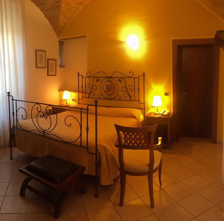 Hotel Palazzo Brunamonti Bevagna Εξωτερικό φωτογραφία
