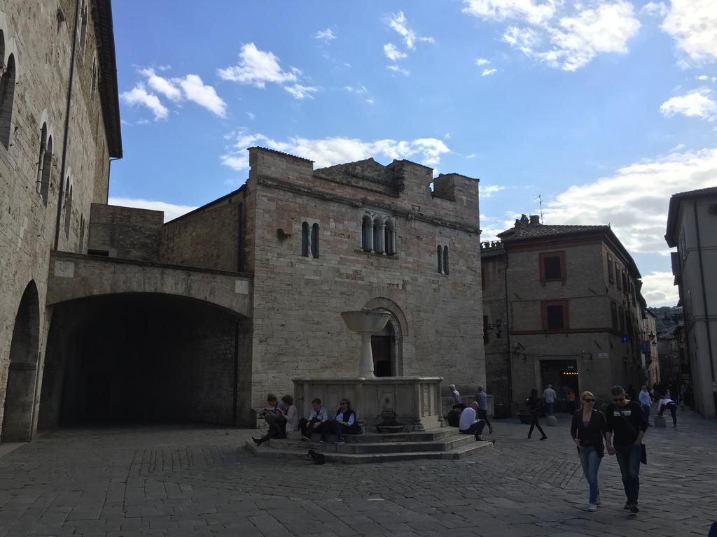 Hotel Palazzo Brunamonti Bevagna Εξωτερικό φωτογραφία