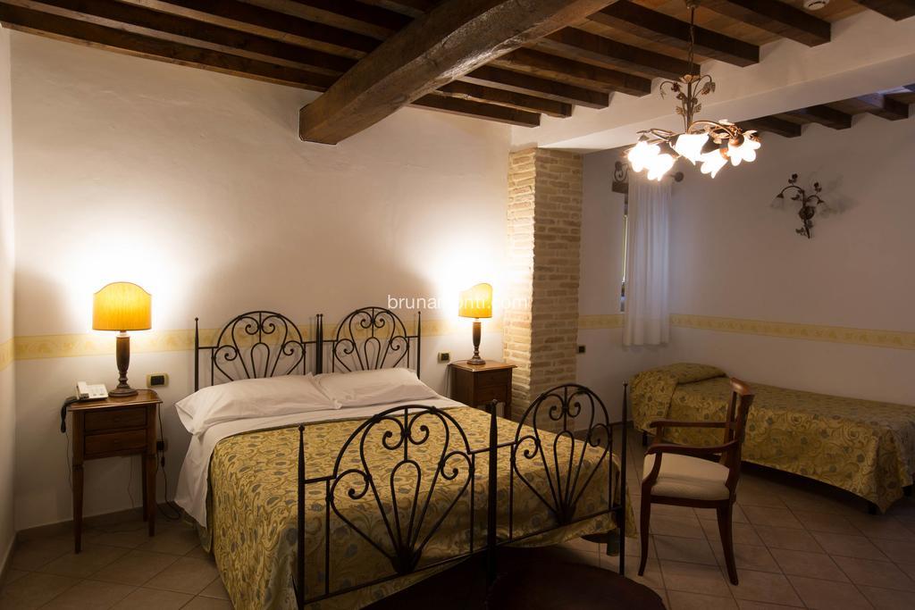 Hotel Palazzo Brunamonti Bevagna Εξωτερικό φωτογραφία