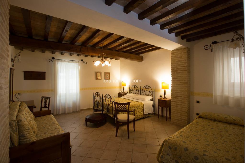 Hotel Palazzo Brunamonti Bevagna Εξωτερικό φωτογραφία