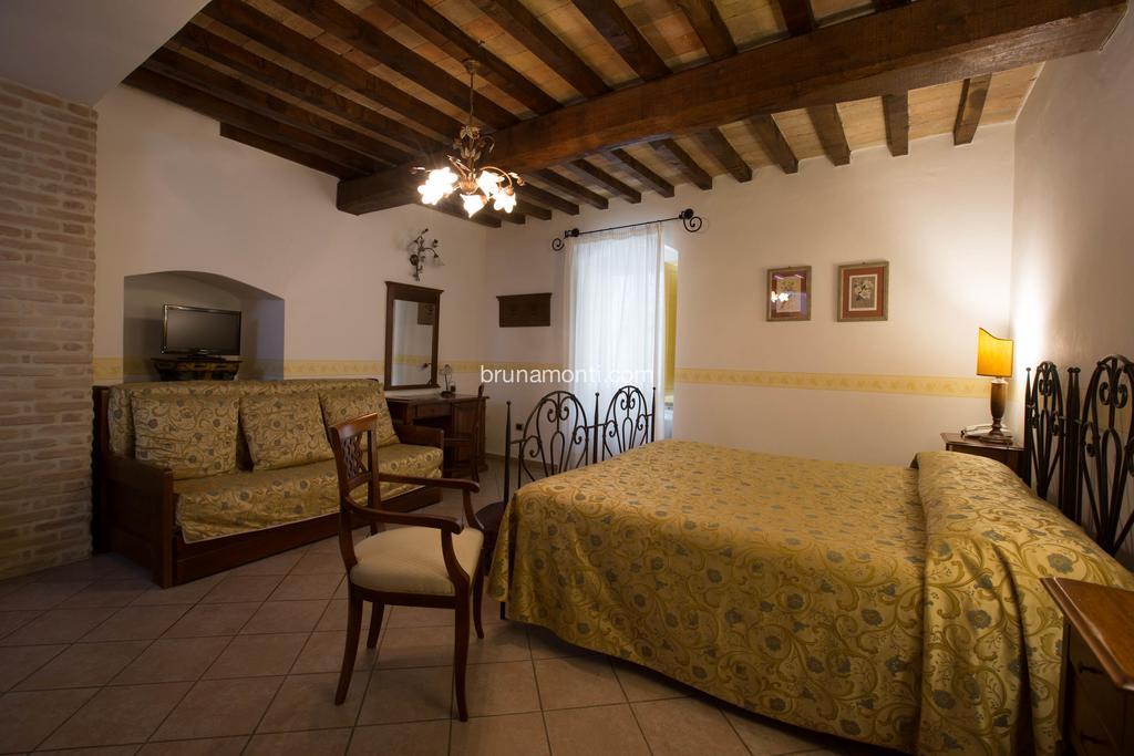 Hotel Palazzo Brunamonti Bevagna Εξωτερικό φωτογραφία
